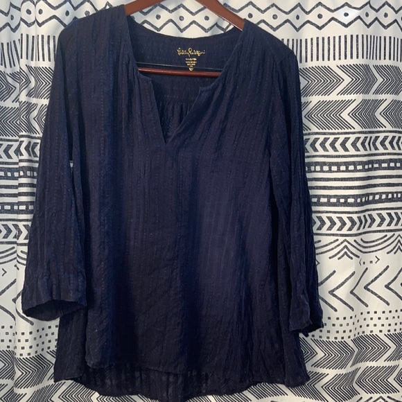 Lilly Pulitzer Tops - Navy Lilly Pulitzer tunic/blouse ❗️Price is firm❗️